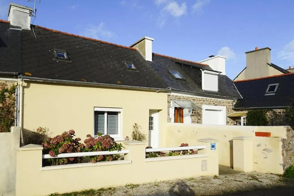 Holiday home Terraced House With Garden And Sea View, Paimpol Villa